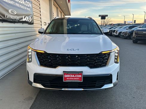Certified 2025 Kia Sorento S w/ Panoramic Sunroof Package image 3