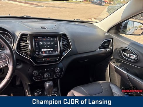 Used 2020 Jeep Cherokee Limited image 27