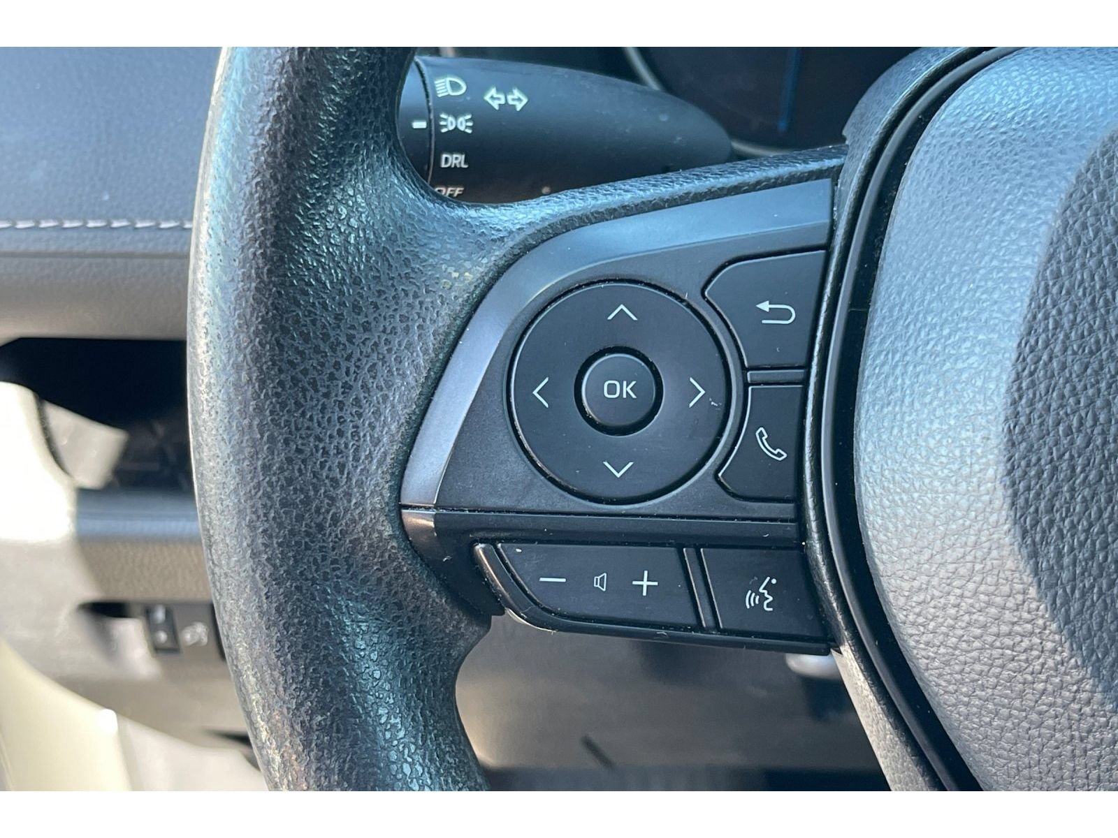 Used 2023 Toyota RAV4 LE AWD/4WD image 35