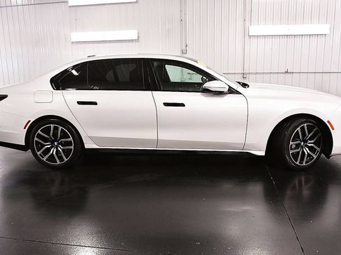 Used 2024 BMW 740i xDrive AWD/4WD image 8