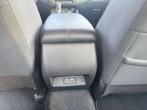 Used 2025 Nissan Altima 2.5 SV FWD image 23