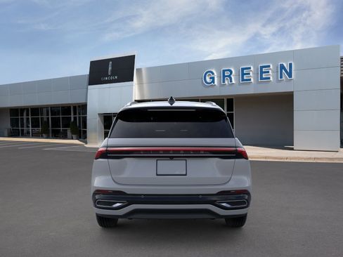 New 2026 Lincoln Nautilus Reserve image 5