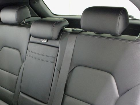 Used 2020 Mercedes-Benz GLA 250 w/ Convenience Package image 40