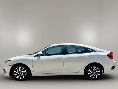Used 2018 Honda Civic EX image 2