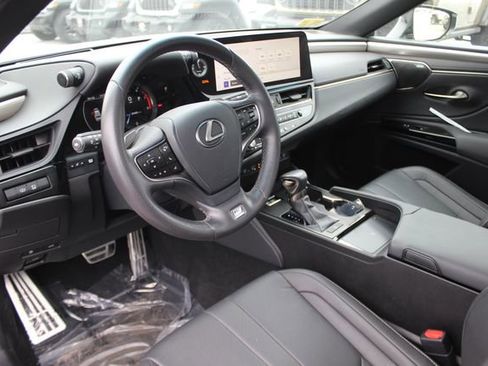 Used 2024 Lexus ES 350 F Sport w/ Accessory Package (Z2) image 3