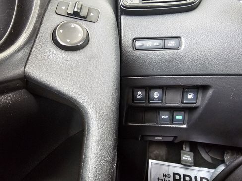 Used 2020 Nissan Rogue S image 24