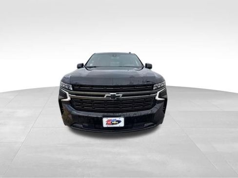 Used 2022 Chevrolet Suburban RST w/ Sport Performance Package image 3