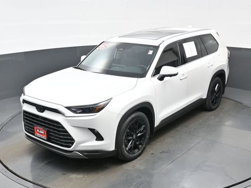 Used 2025 Toyota Grand Highlander Platinum image 39