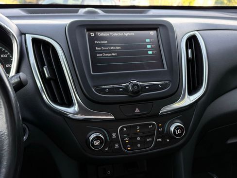 Used 2018 Chevrolet Equinox LT FWD image 35