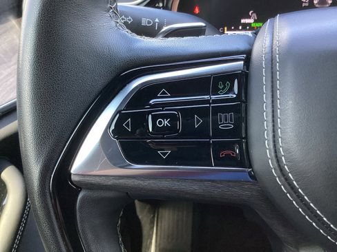 Used 2023 Jeep Grand Cherokee Overland w/ Advanced Protech Group III image 19