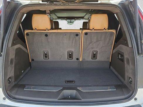 Used 2022 Cadillac Escalade Premium Luxury w/ Performance Package image 6