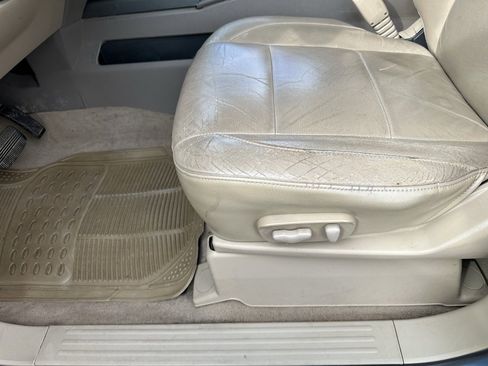 Used 2011 Nissan Armada Platinum w/ 2nd Row Captain Seat Pkg image 14