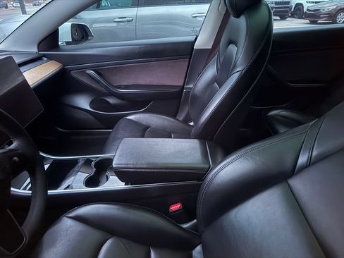 Used 2020 Tesla Model 3 Standard Range RWD image 4
