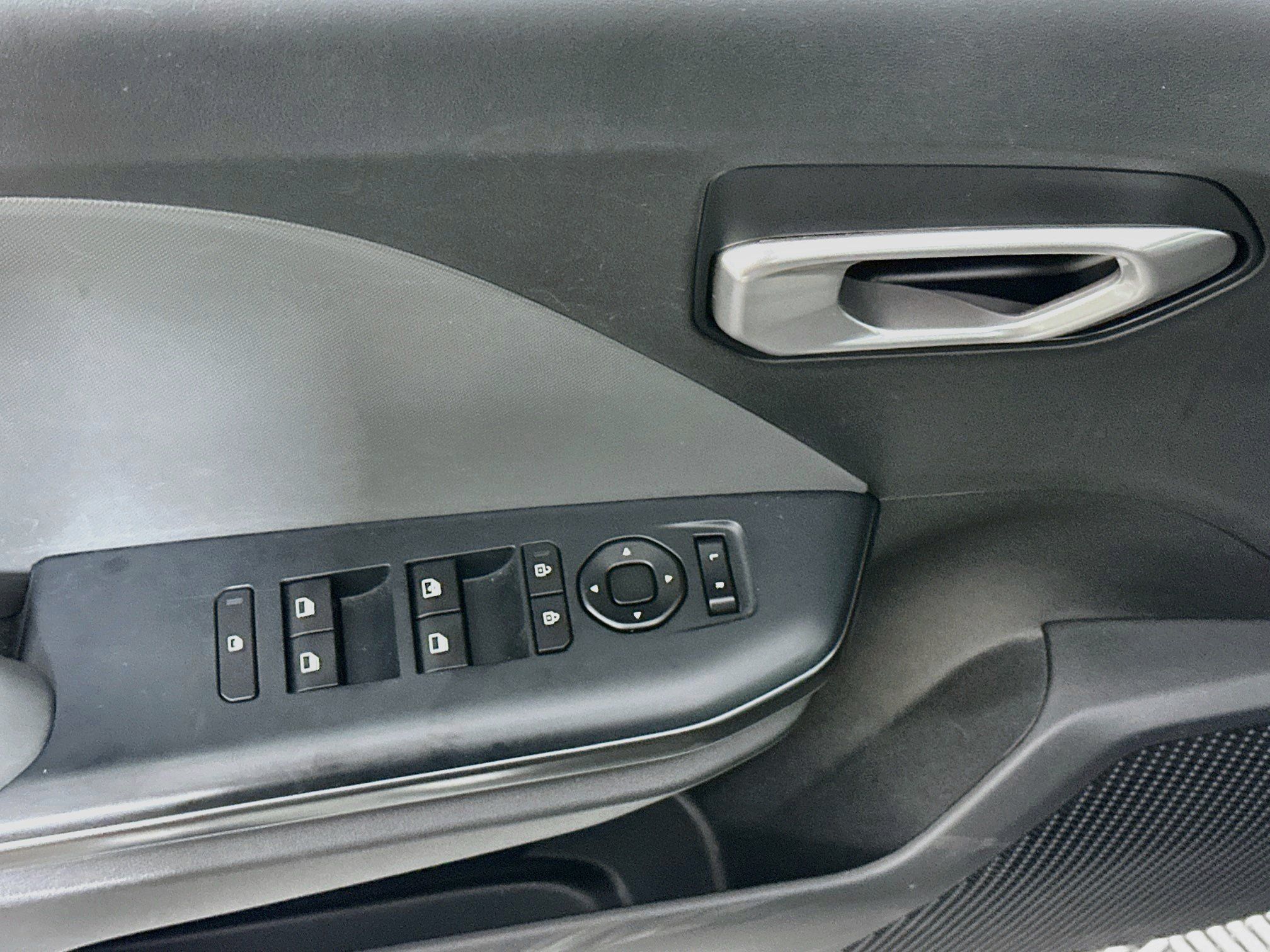 Used 2025 Kia K4 FWD image 15