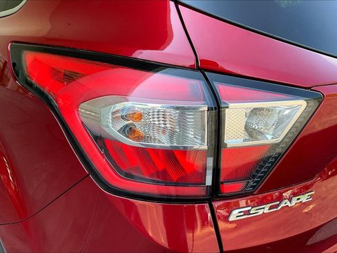 Used 2017 Ford Escape Titanium FWD image 23