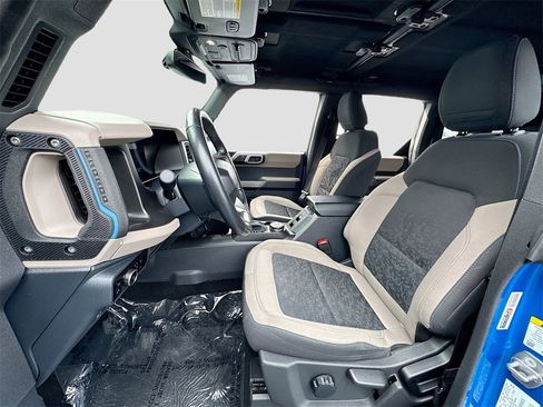 Used 2023 Ford Bronco Wildtrak image 19