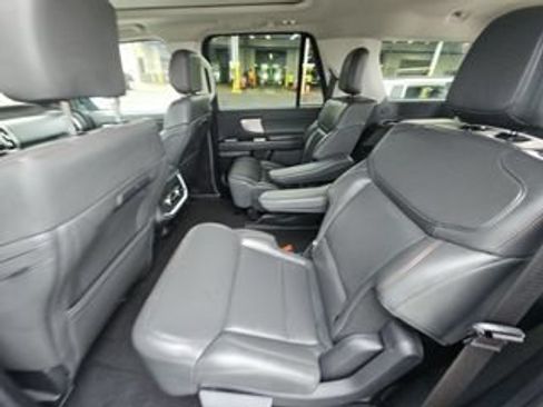 Used 2025 Ford Expedition Active RWD image 11