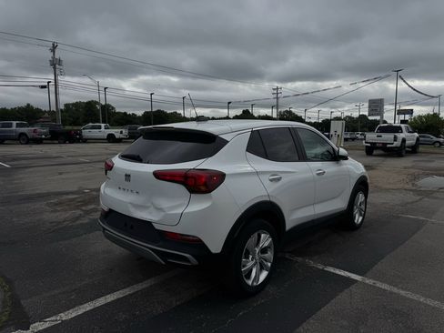 Used 2024 Buick Encore GX Preferred FWD image 2