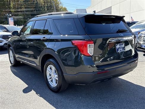 Used 2022 Ford Explorer XLT image 6