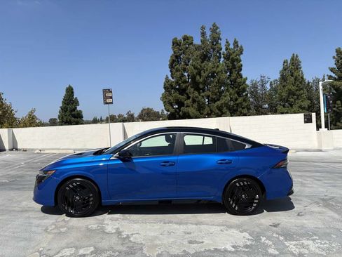 Used 2026 Nissan Sentra SR w/ Floor Mat Package FWD image 7