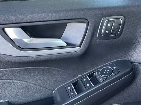 Certified 2025 Ford Escape Platinum AWD/4WD image 23
