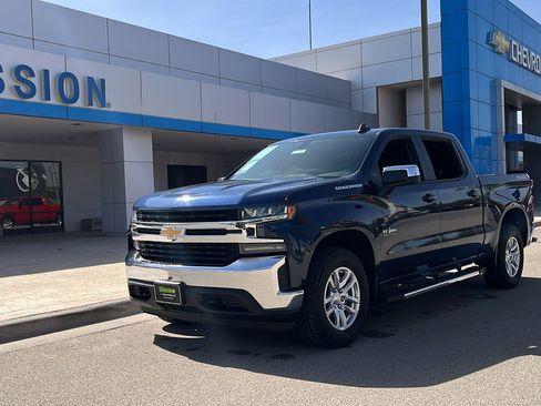 Used 2020 Chevrolet Silverado 1500 LT w/ Texas Edition image 3