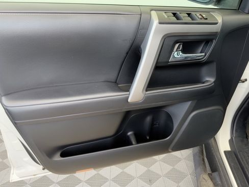 Used 2022 Toyota 4Runner SR5 Premium w/ Moonroof Package RWD image 14