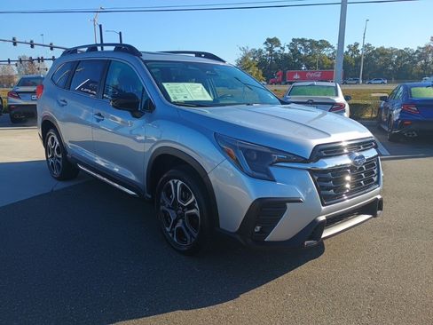 Certified 2025 Subaru Ascent Limited w/ Popular Package #2 image 3