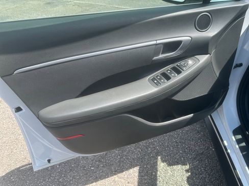 Used 2021 Hyundai Sonata SE FWD image 14