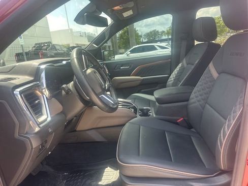 Used 2025 GMC Canyon Denali AWD/4WD image 2