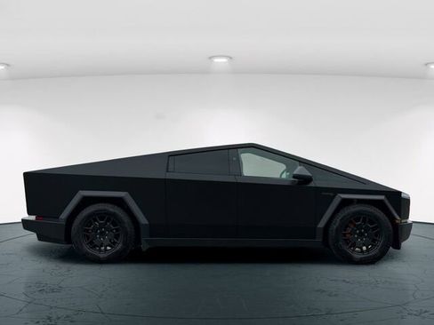 Used 2024 Tesla Cybertruck AWD Crew Cab image 8