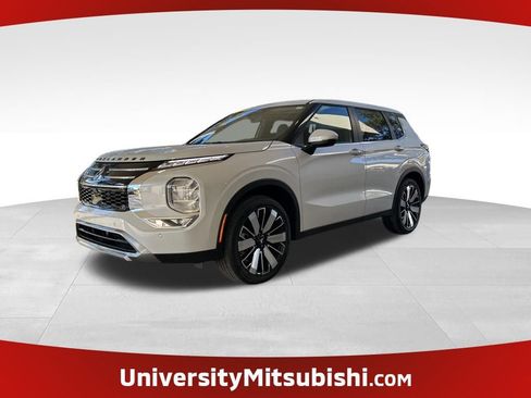 New 2026 Mitsubishi Outlander SE image 1