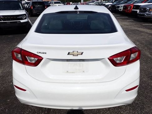 Used 2019 Chevrolet Cruze LS w/ LS Convenience Package FWD image 5