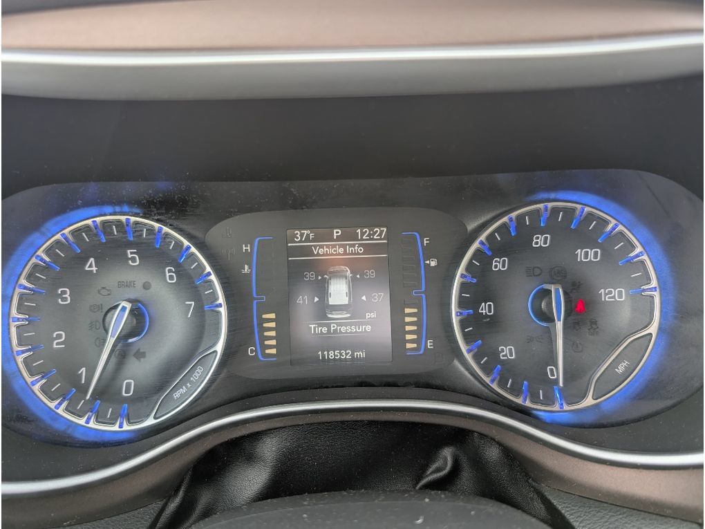 Used 2018 Chrysler Pacifica LX FWD image 20