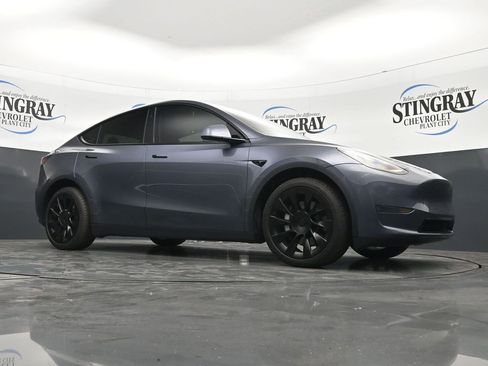 Used 2023 Tesla Model Y Long Range AWD/4WD image 17