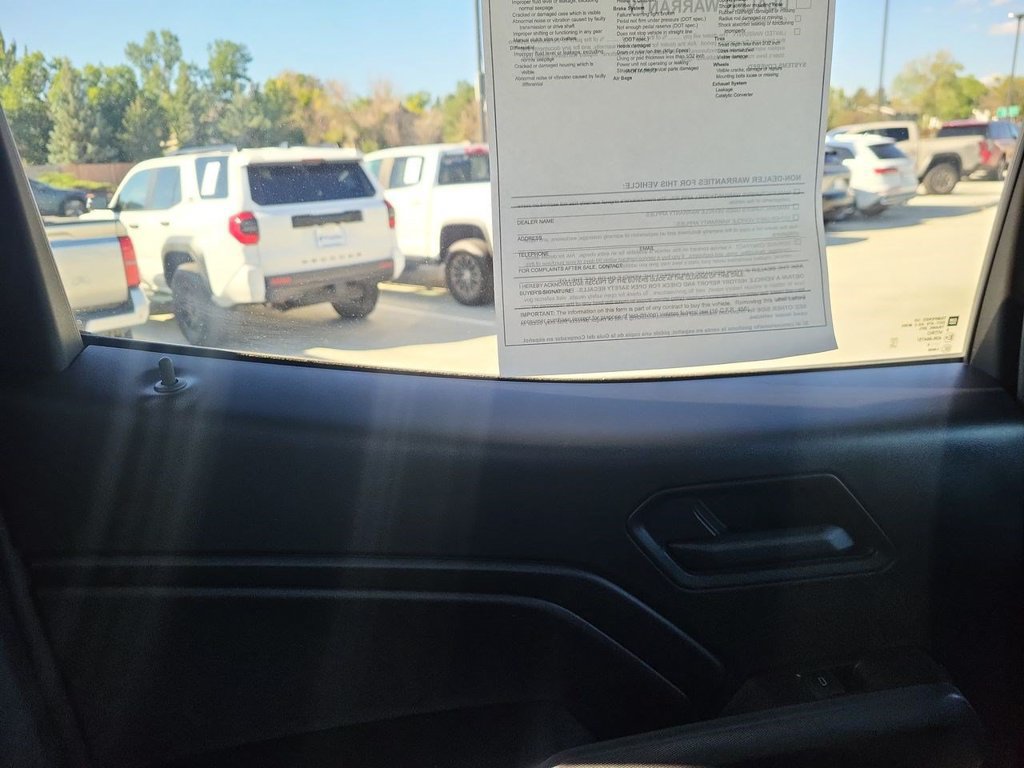 Used 2026 Chevrolet Colorado Trail Boss w/ LPO, Tailgate Decal Package AWD/4WD image 10
