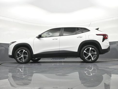 Used 2024 Chevrolet Trax RS w/ Driver Confidence Package FWD image 24