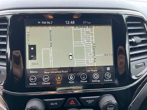 Used 2019 Jeep Grand Cherokee Limited image 13