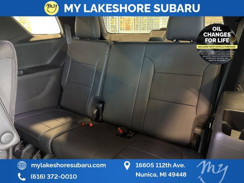 Used 2023 Chevrolet Traverse LT image 25