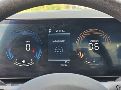 Certified 2025 Hyundai Santa Cruz SEL image 11