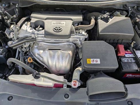 Used 2017 Toyota Camry XLE image 25