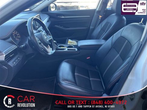 Used 2024 Nissan Altima 2.5 SR FWD image 11
