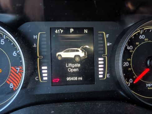 Used 2015 Jeep Cherokee Latitude w/ Trailer Tow Group image 4