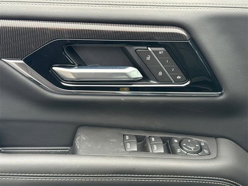 New 2026 GMC Yukon XL Elevation image 15