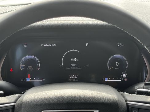 Used 2023 Jeep Grand Cherokee Limited w/ Black Appearance Package image 17