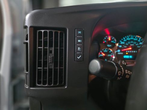 Used 2020 Chevrolet Express 2500 w/ Driver Convenience Package image 27