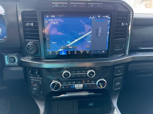 Used 2024 Ford F250 Lariat w/ Lariat Ultimate Package AWD/4WD image 11