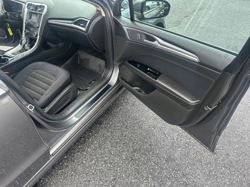 Used 2014 Ford Fusion SE image 32