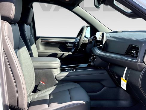 New 2026 Chevrolet Suburban Z71 w/ Comfort Package image 14