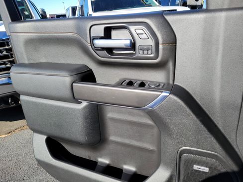 Used 2021 GMC Sierra 2500 AT4 w/ AT4 Premium Plus Package image 7